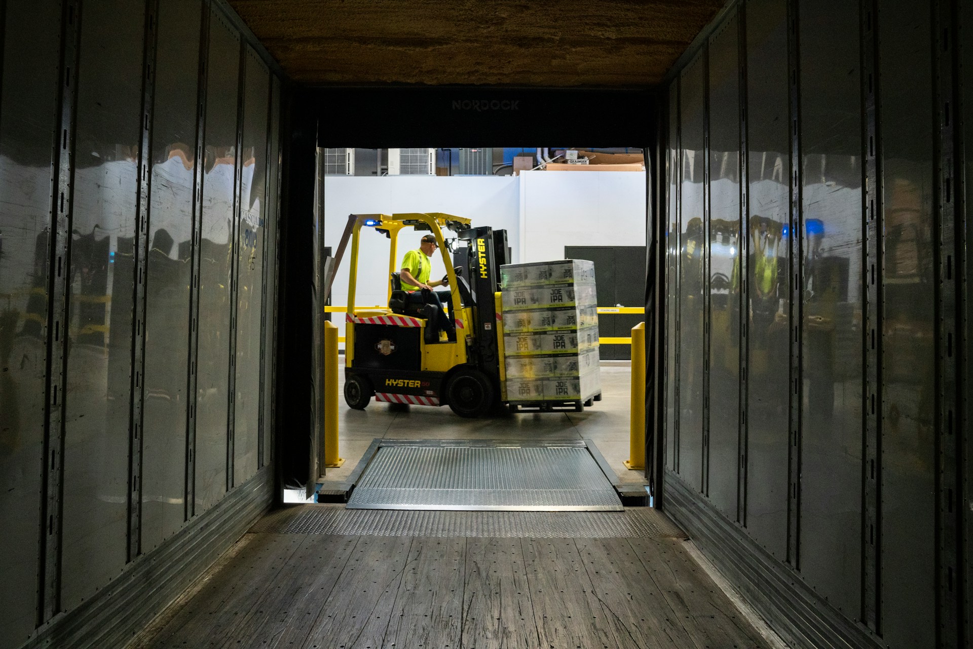 verhuislift huren Amsterdam spoed